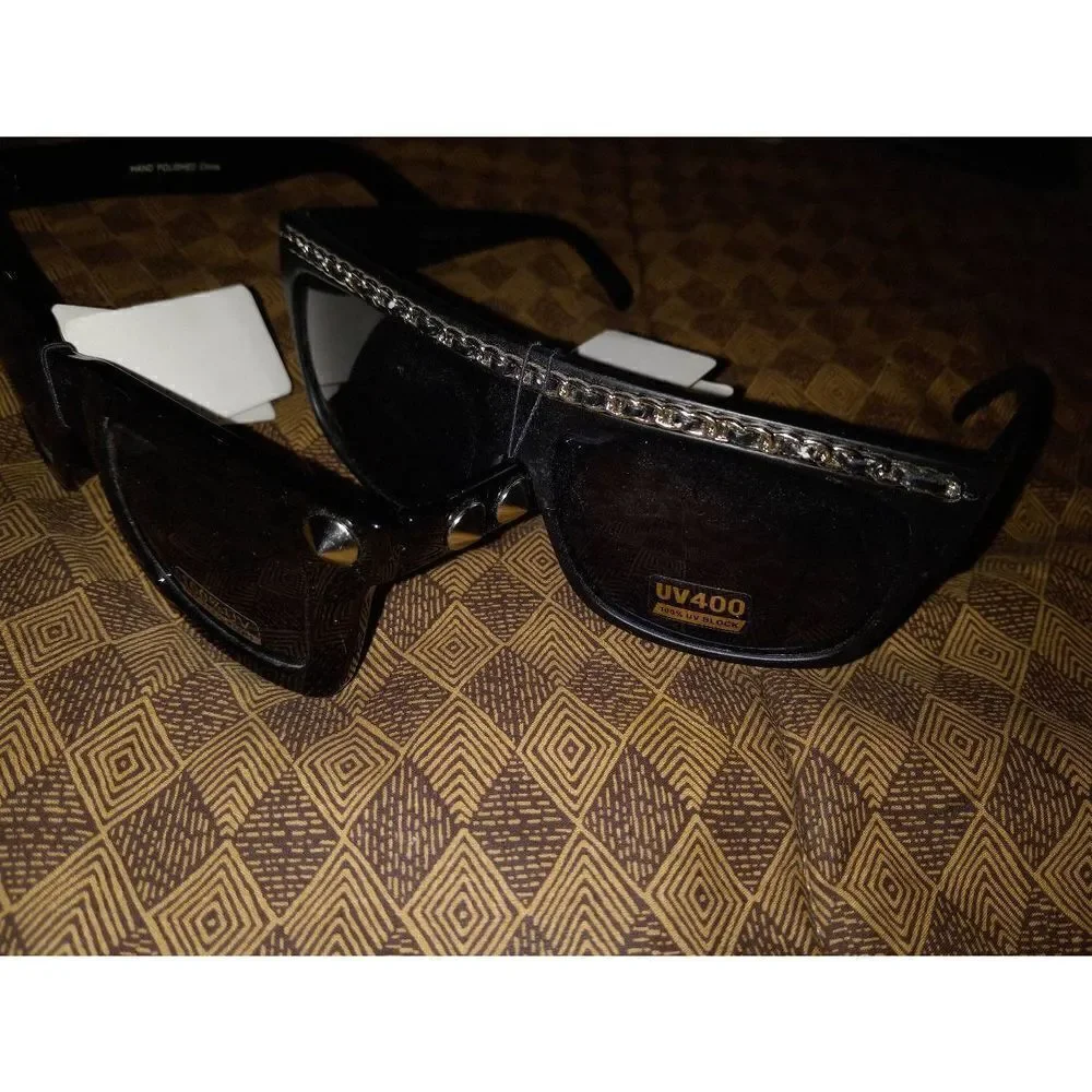 Two Pairs Of Sunglasses 👓 🕶 😎